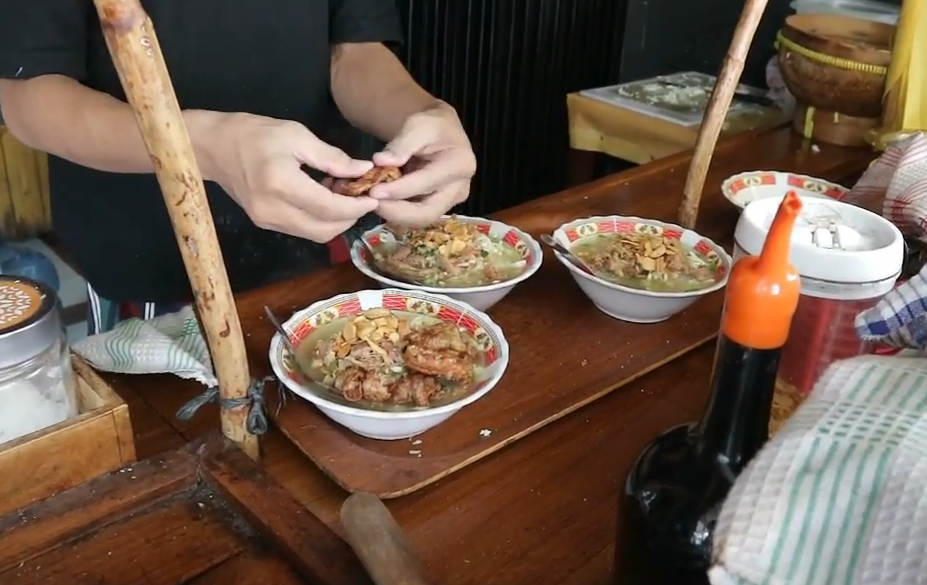 Racikan Soto Kekinian